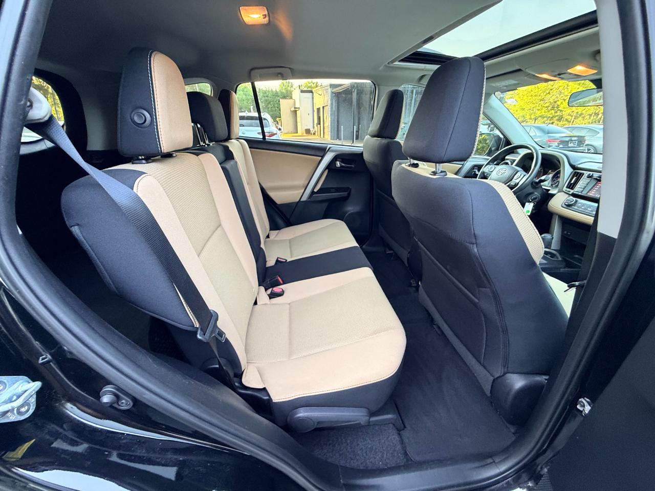 Toyota RAV4 XLE FWD 2017