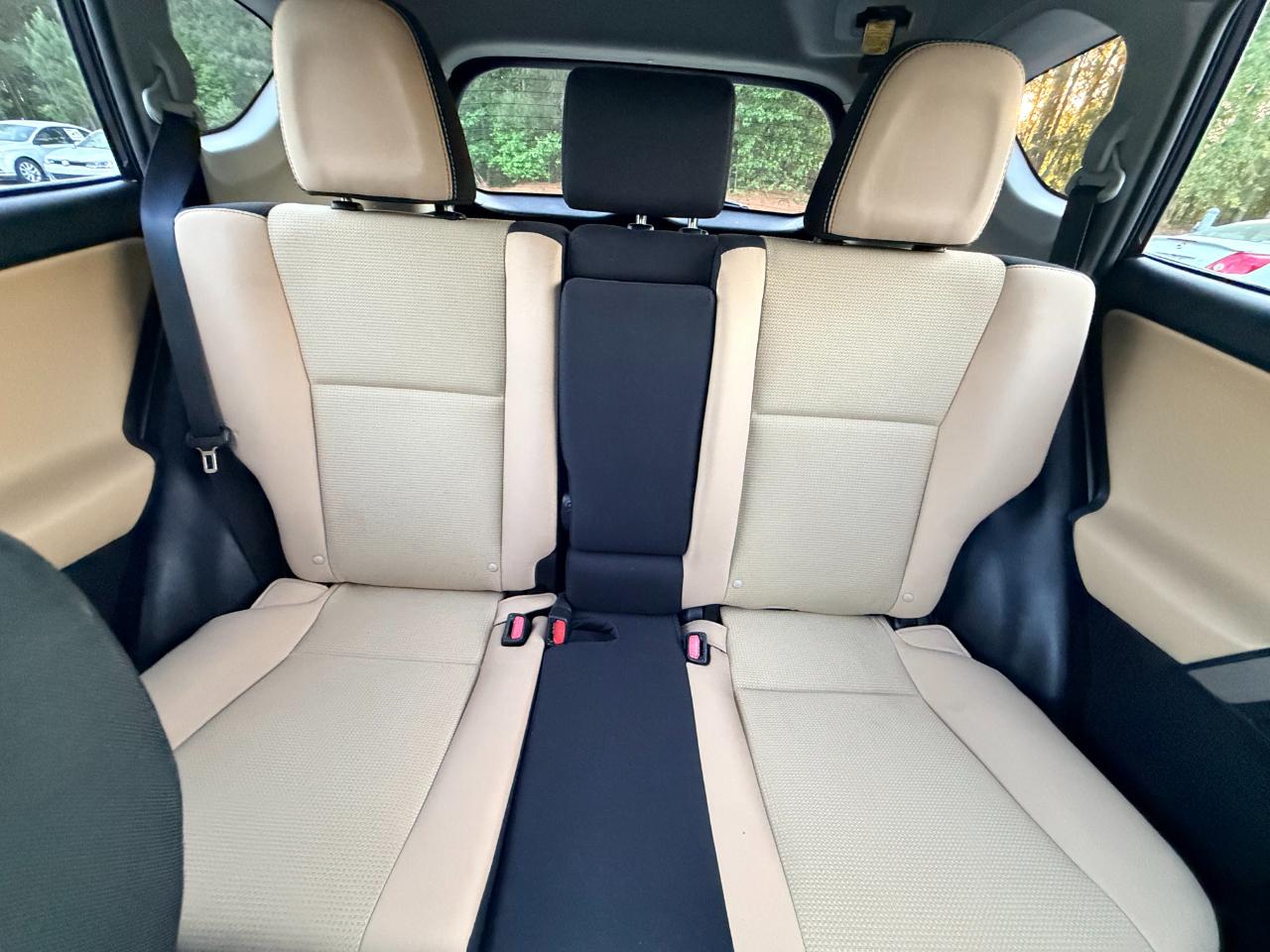 Toyota RAV4 XLE FWD 2017