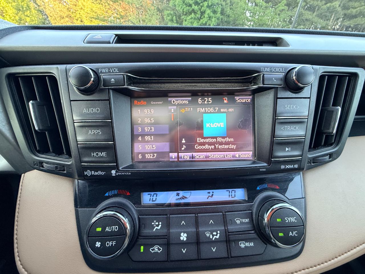 Toyota RAV4 XLE FWD 2017