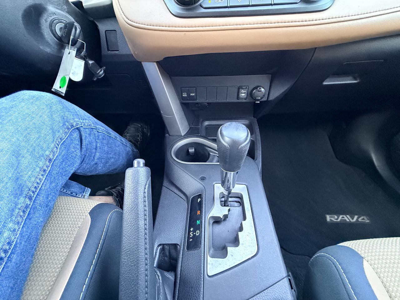 Toyota RAV4 XLE FWD 2017