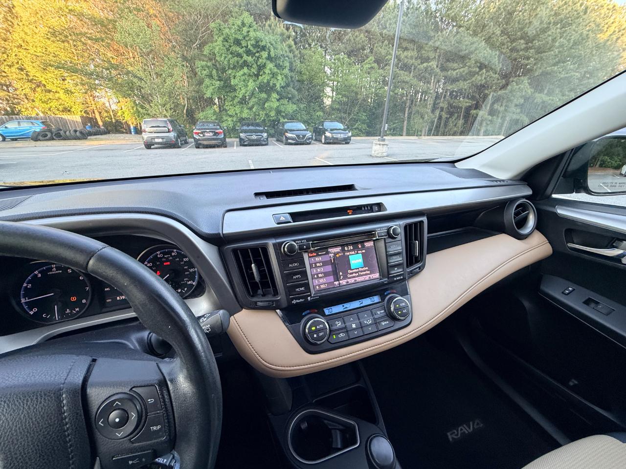 Toyota RAV4 XLE FWD 2017