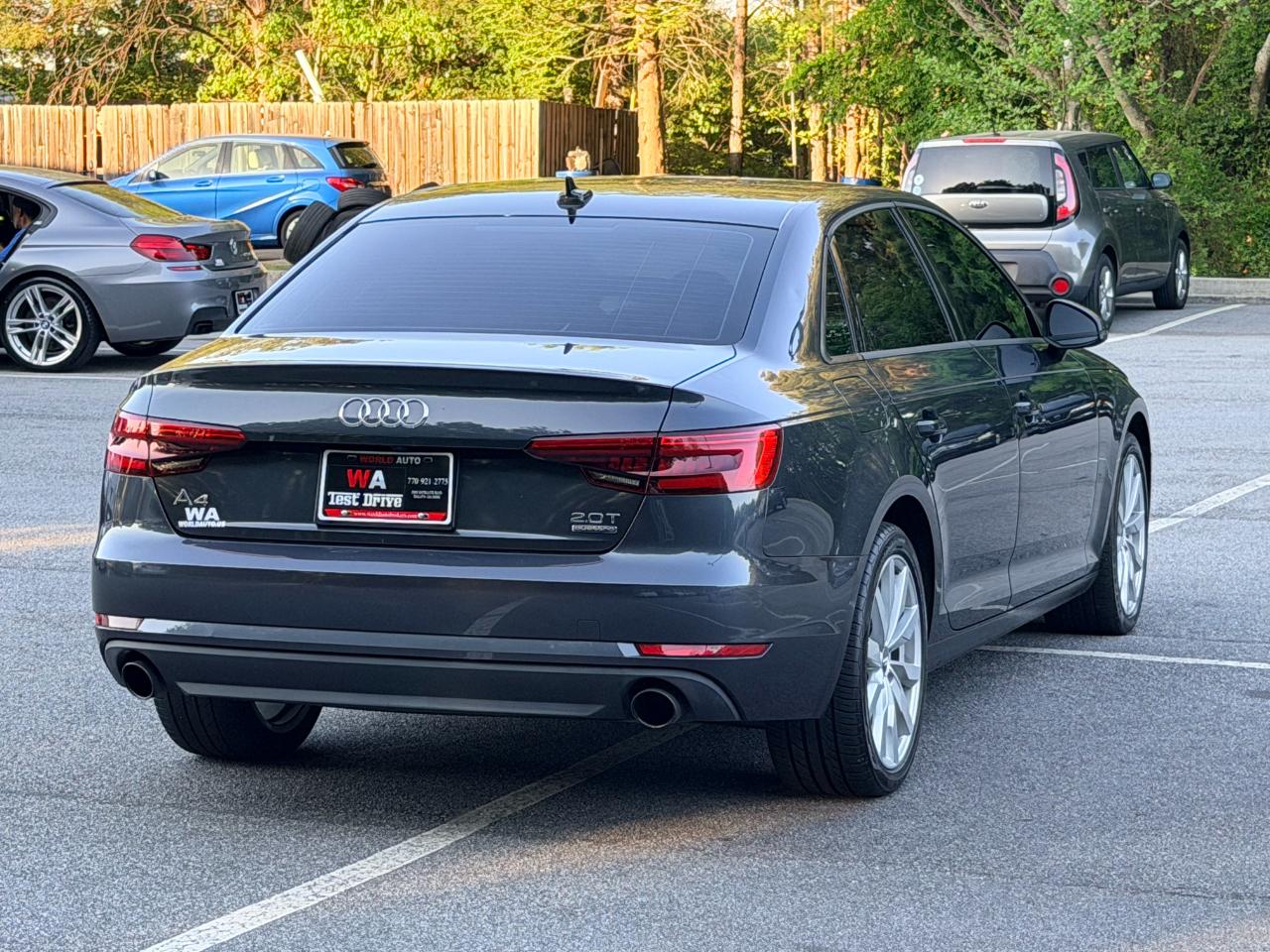 Audi A4 2.0T Premium quattro Sedan 2017