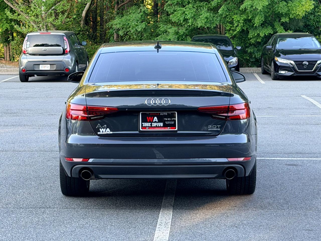 Audi A4 2.0T Premium quattro Sedan 2017