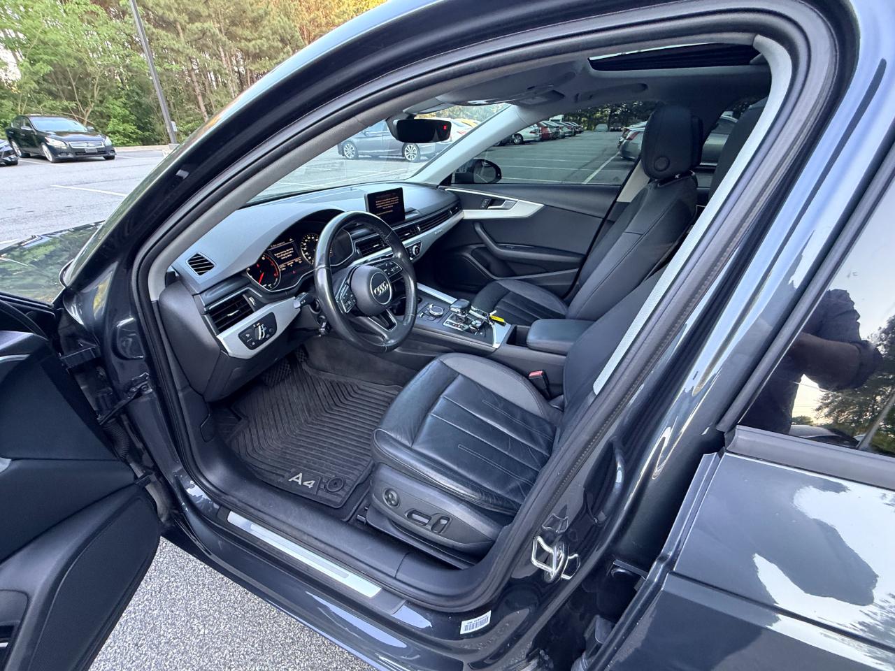 Audi A4 2.0T Premium quattro Sedan 2017