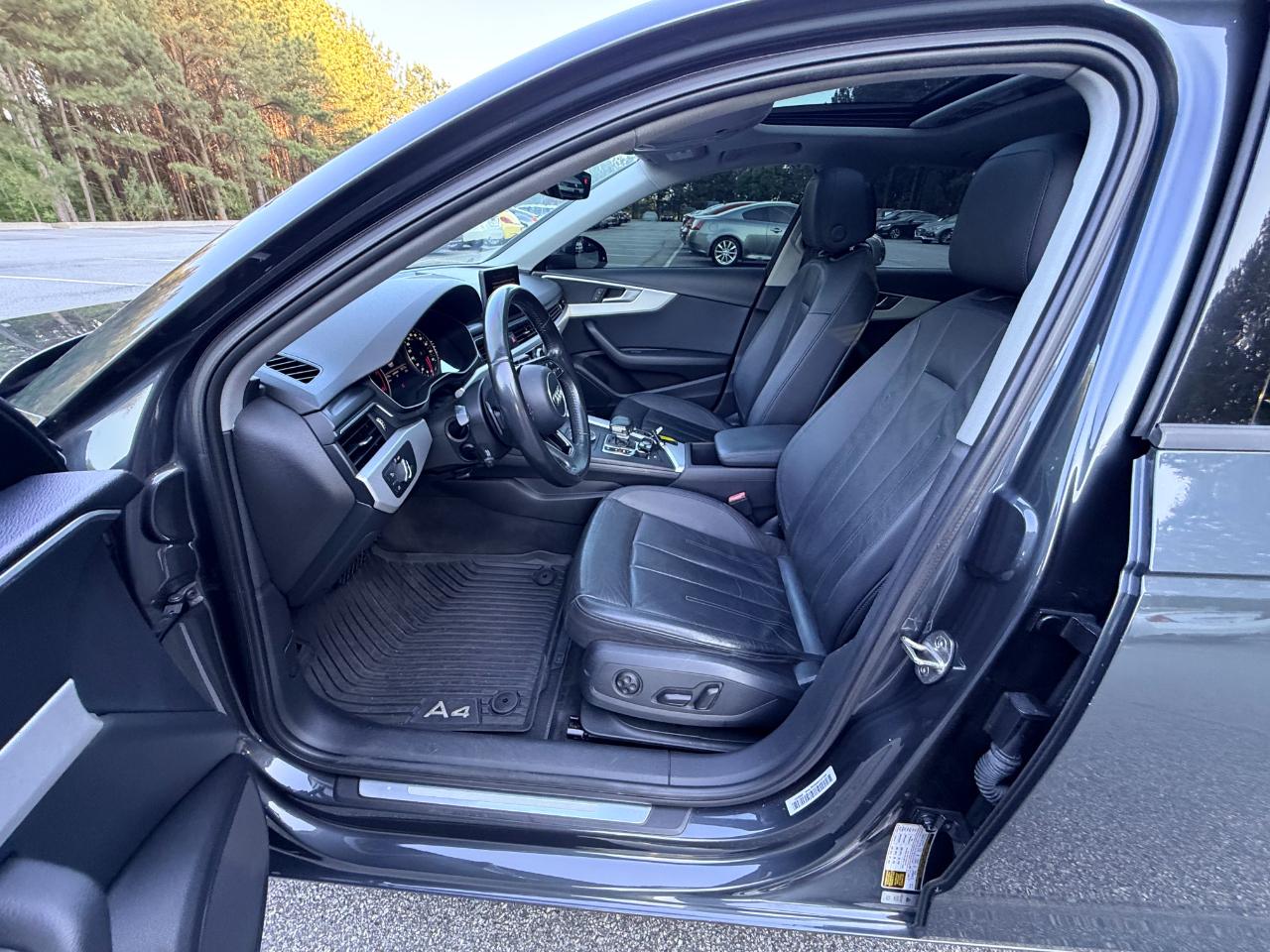 Audi A4 2.0T Premium quattro Sedan 2017