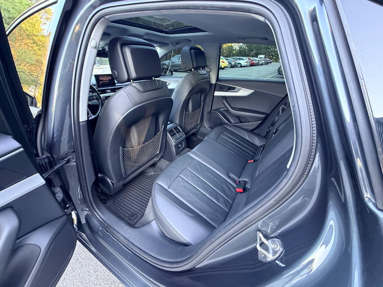 Audi A4 2.0T Premium quattro Sedan 2017