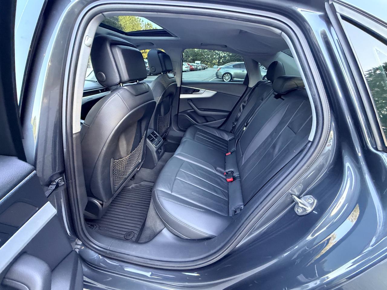 Audi A4 2.0T Premium quattro Sedan 2017