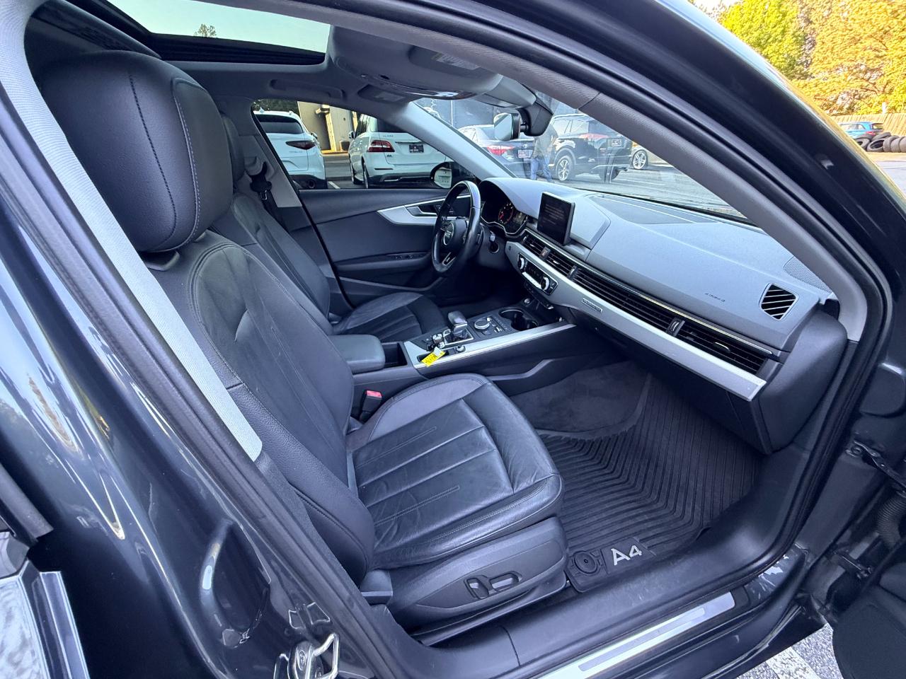 Audi A4 2.0T Premium quattro Sedan 2017