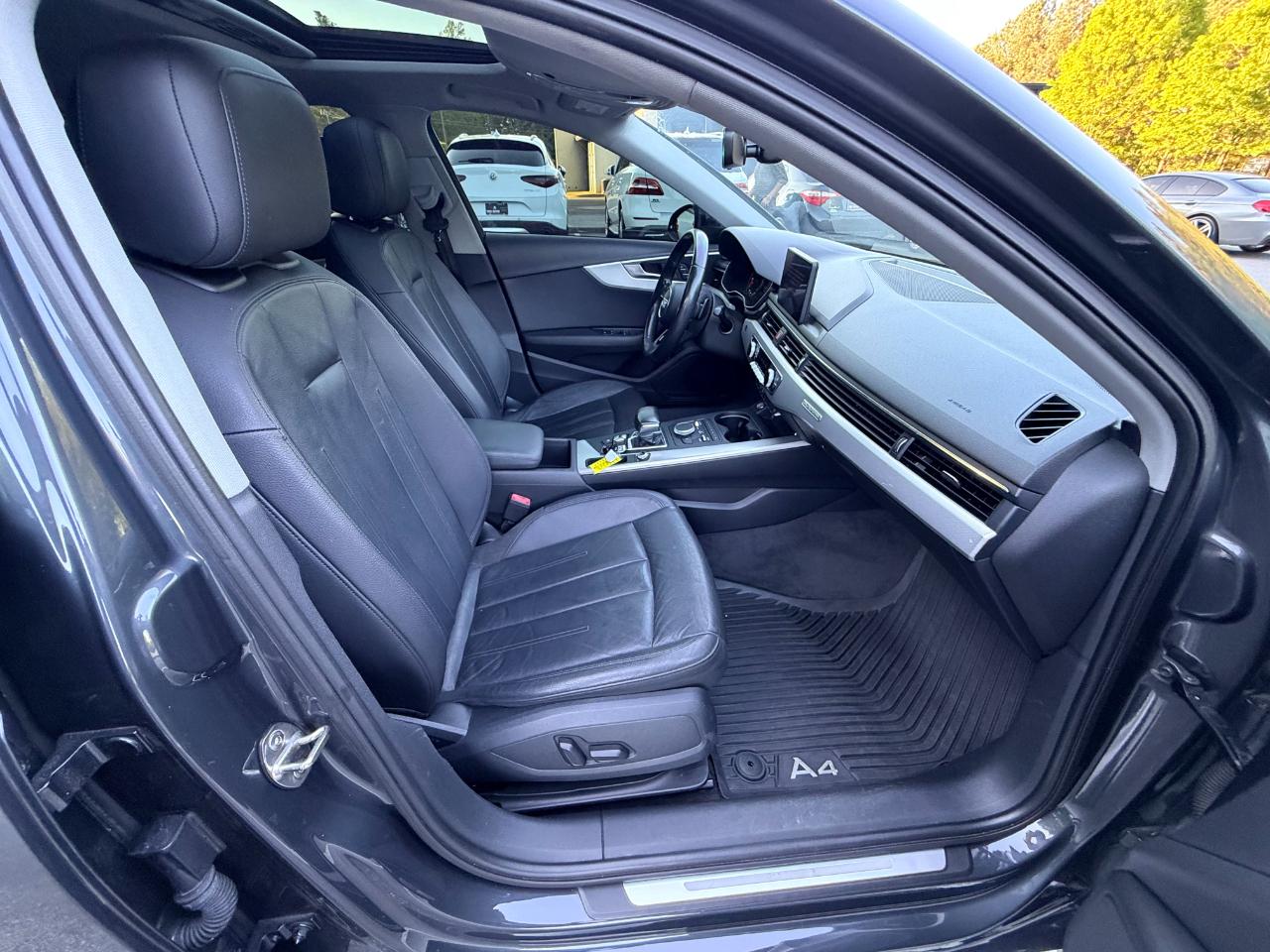 Audi A4 2.0T Premium quattro Sedan 2017