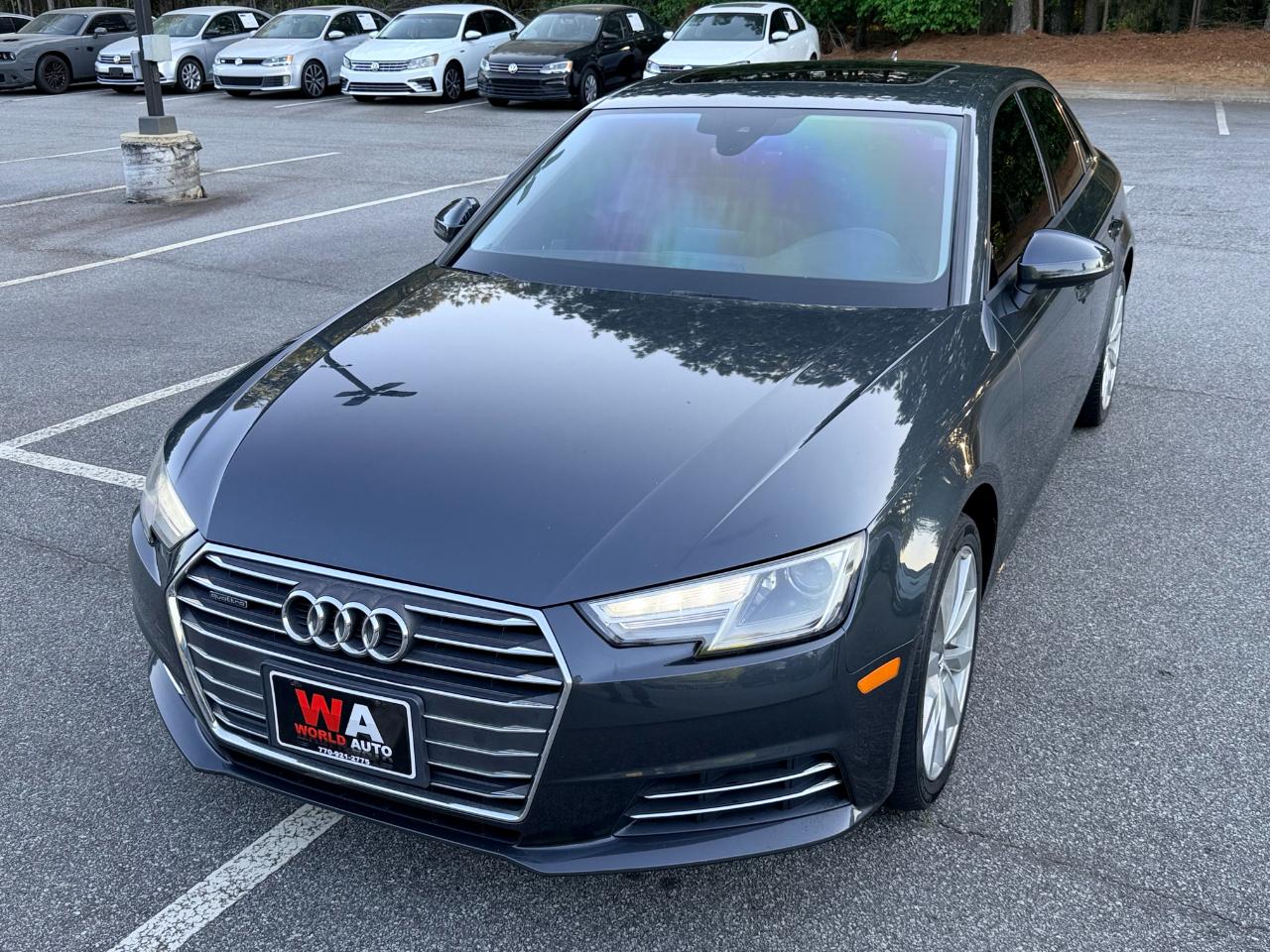 Audi A4 2.0T Premium quattro Sedan 2017