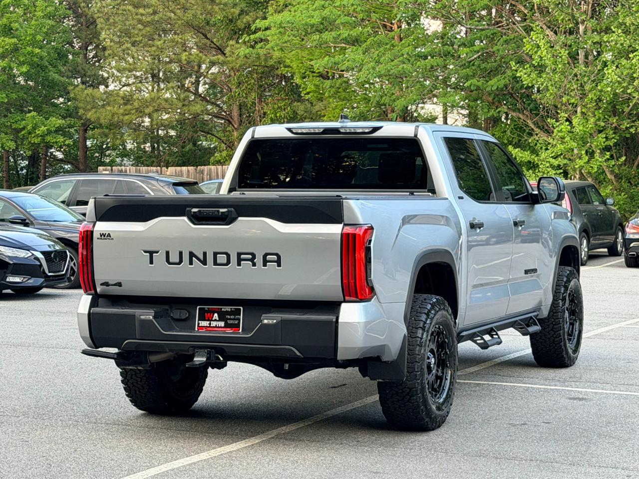 Toyota Tundra SR5 CrewMax 4WD 2025