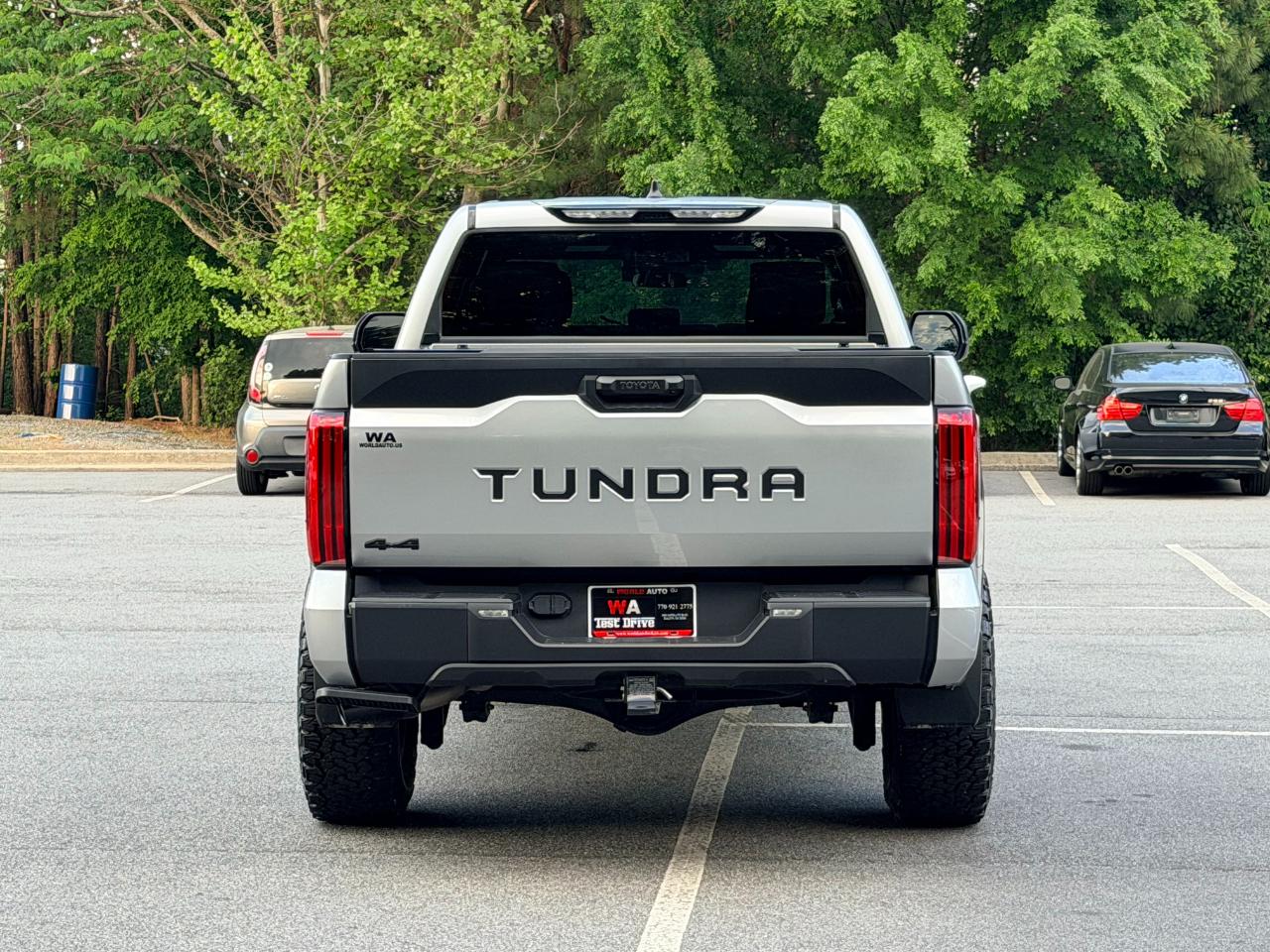 Toyota Tundra SR5 CrewMax 4WD 2025