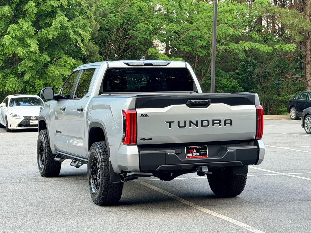 Toyota Tundra SR5 CrewMax 4WD 2025