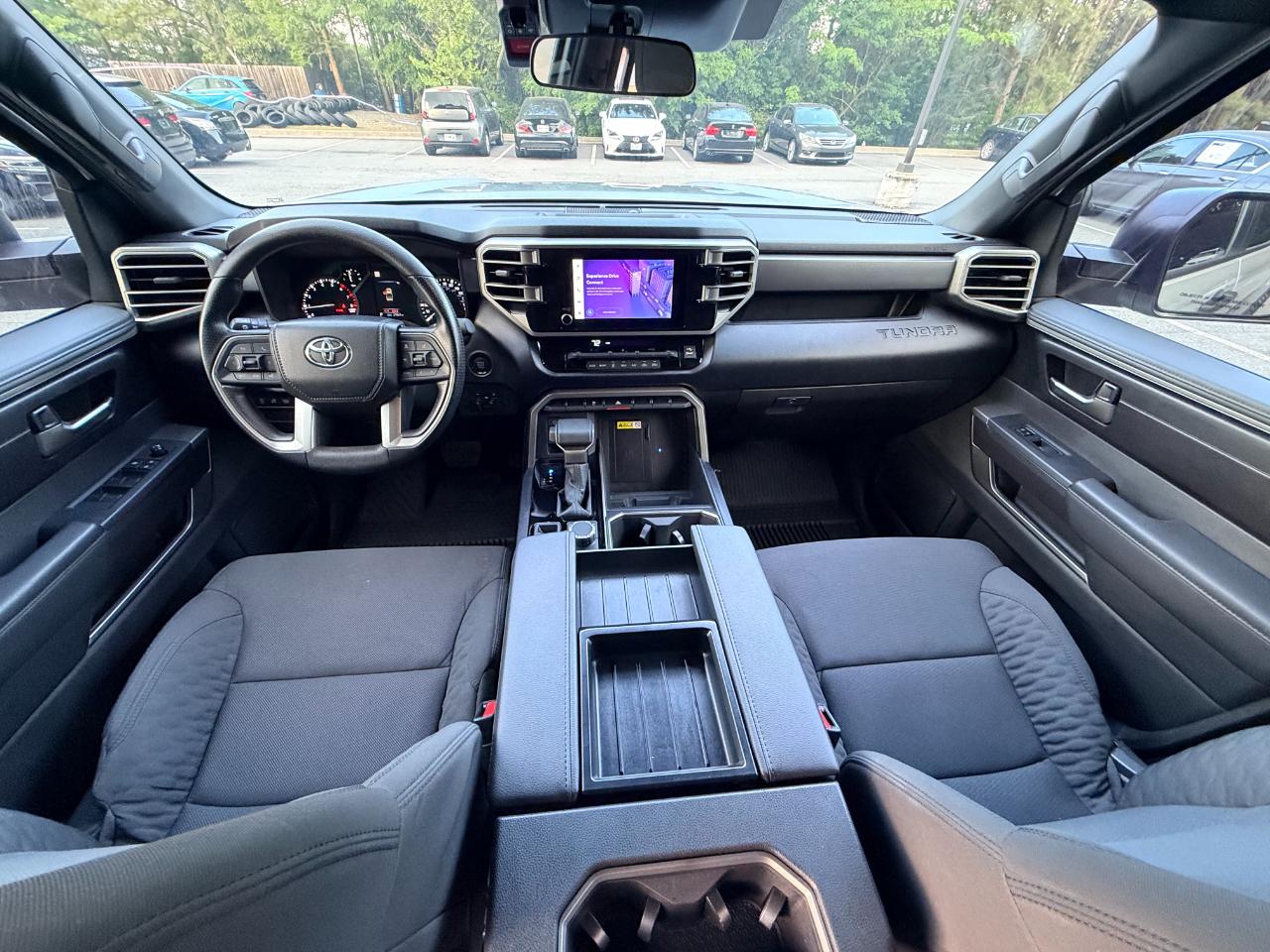 Toyota Tundra SR5 CrewMax 4WD 2025