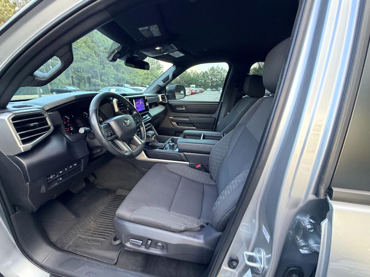 Toyota Tundra SR5 CrewMax 4WD 2025