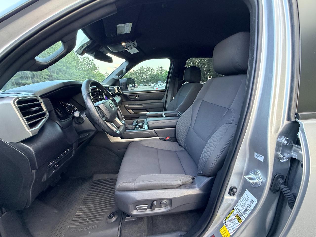 Toyota Tundra SR5 CrewMax 4WD 2025