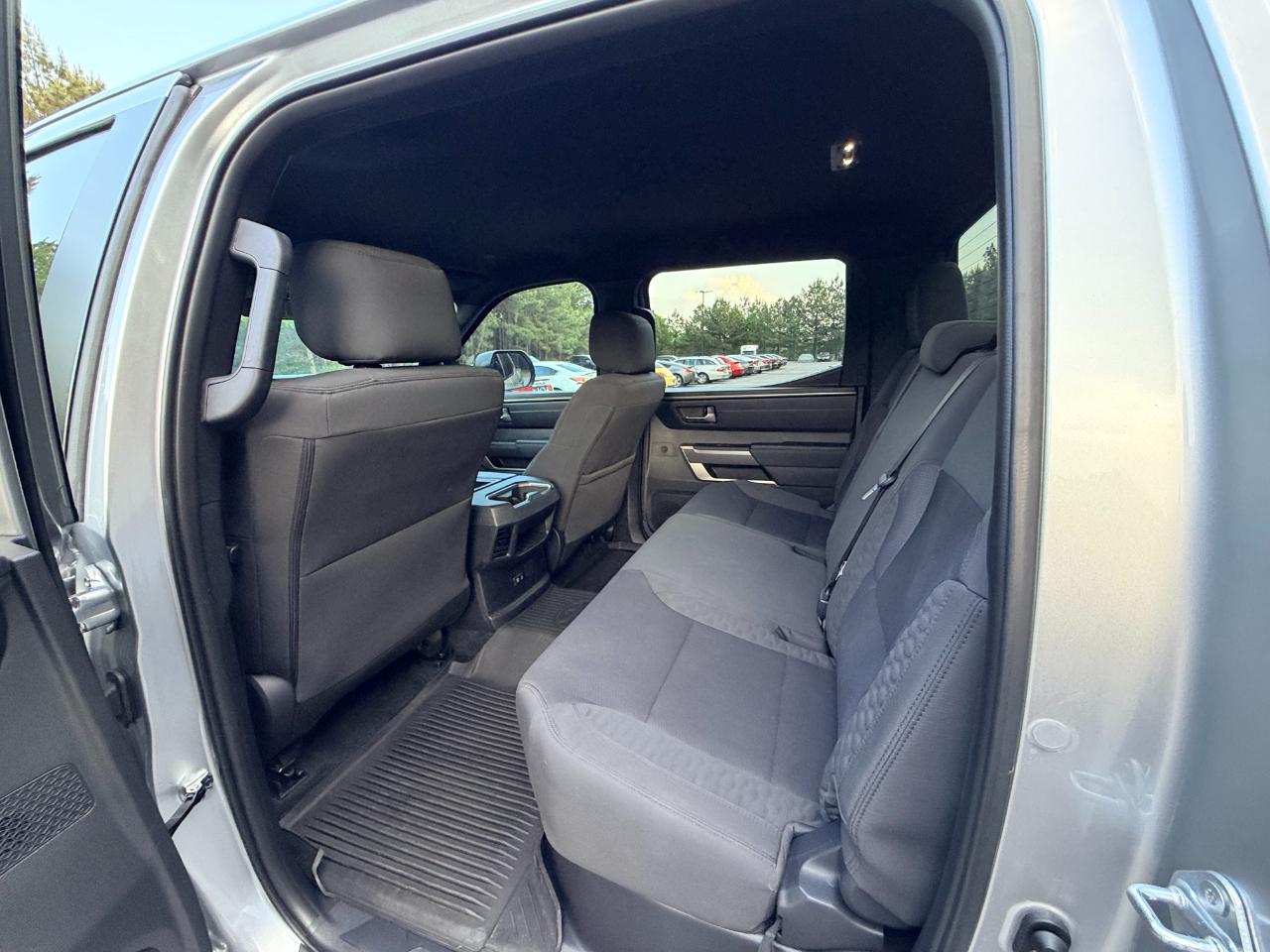 Toyota Tundra SR5 CrewMax 4WD 2025