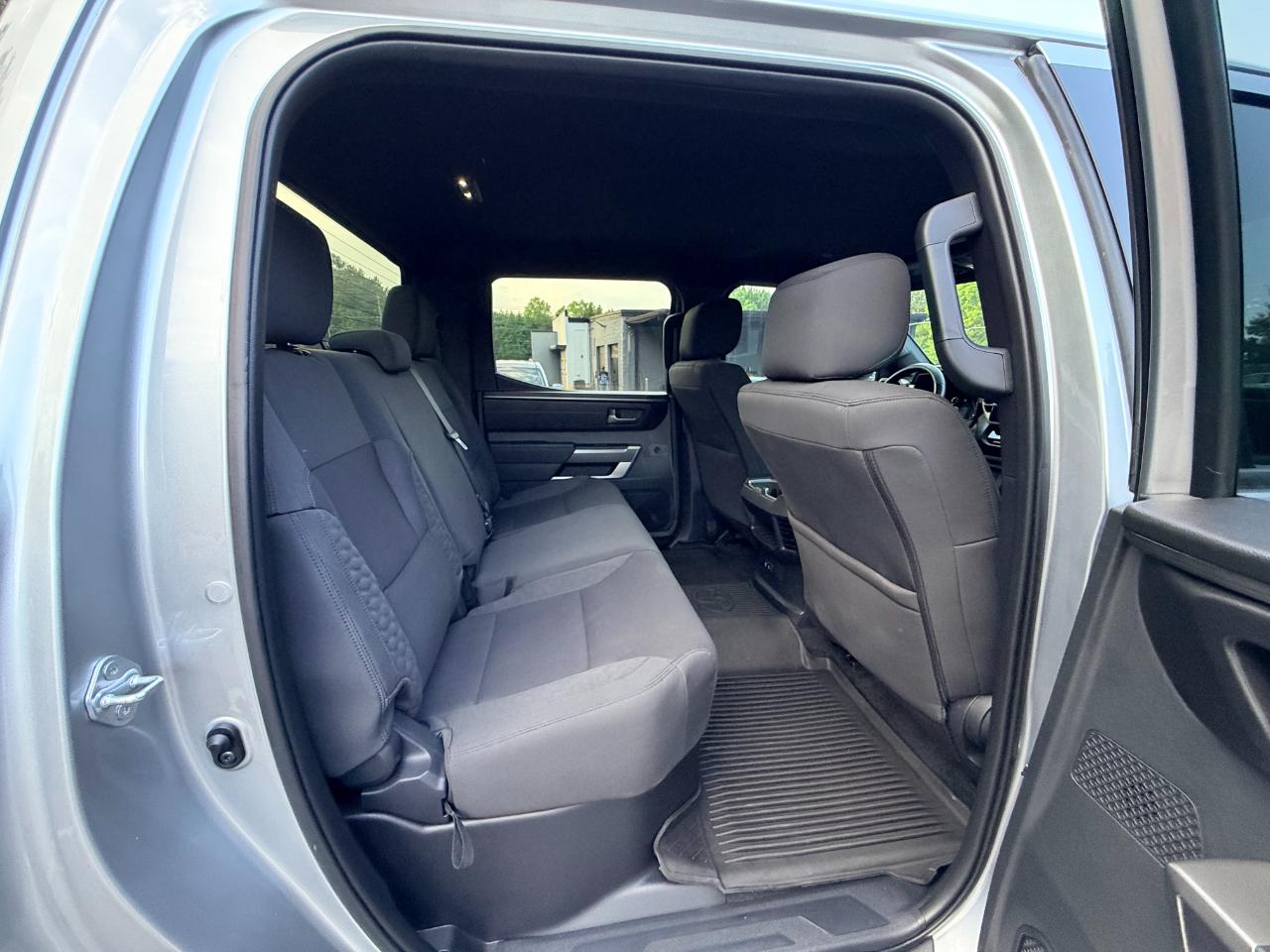 Toyota Tundra SR5 CrewMax 4WD 2025