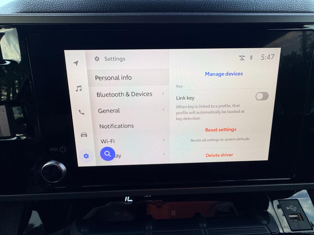 Toyota Tundra SR5 CrewMax 4WD 2025