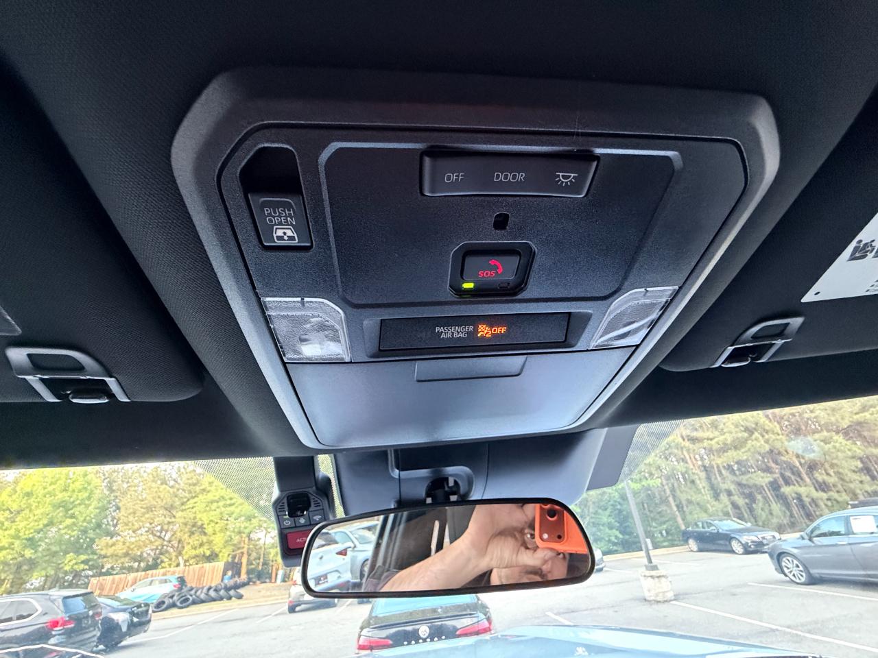 Toyota Tundra SR5 CrewMax 4WD 2025