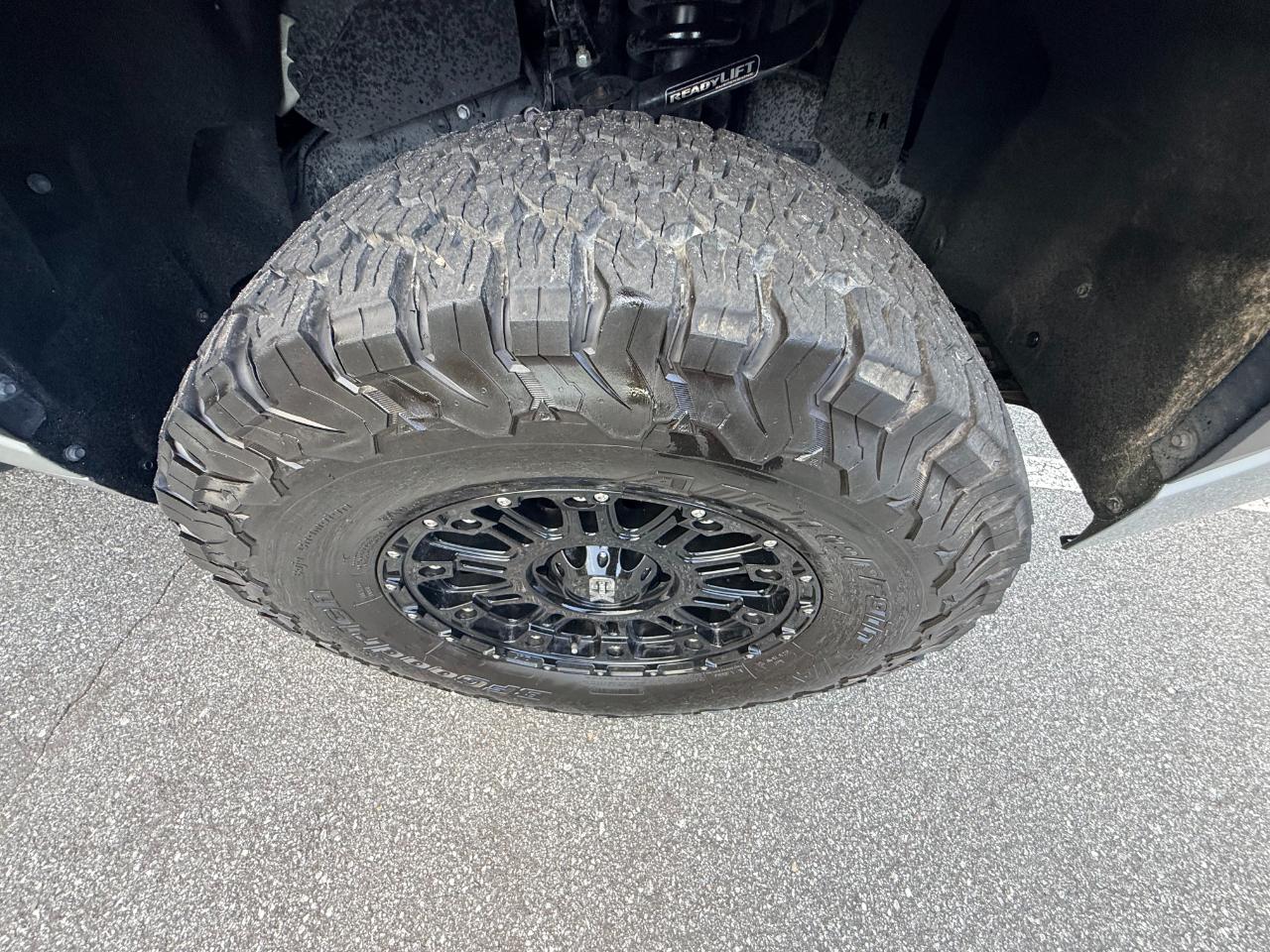 Toyota Tundra SR5 CrewMax 4WD 2025