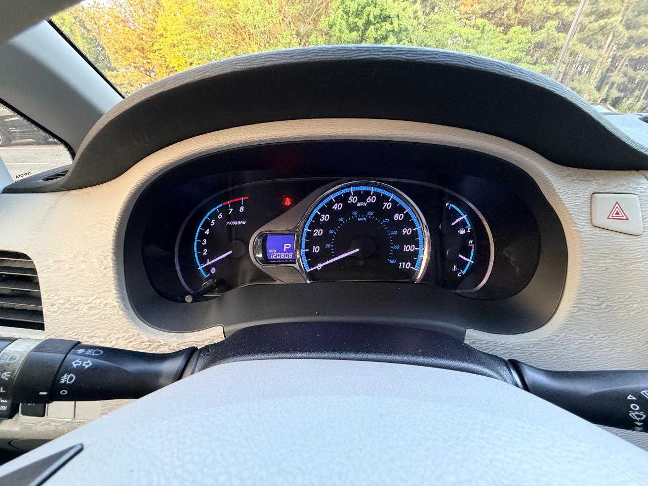 Toyota Sienna XLE 8-Pass V6 2011