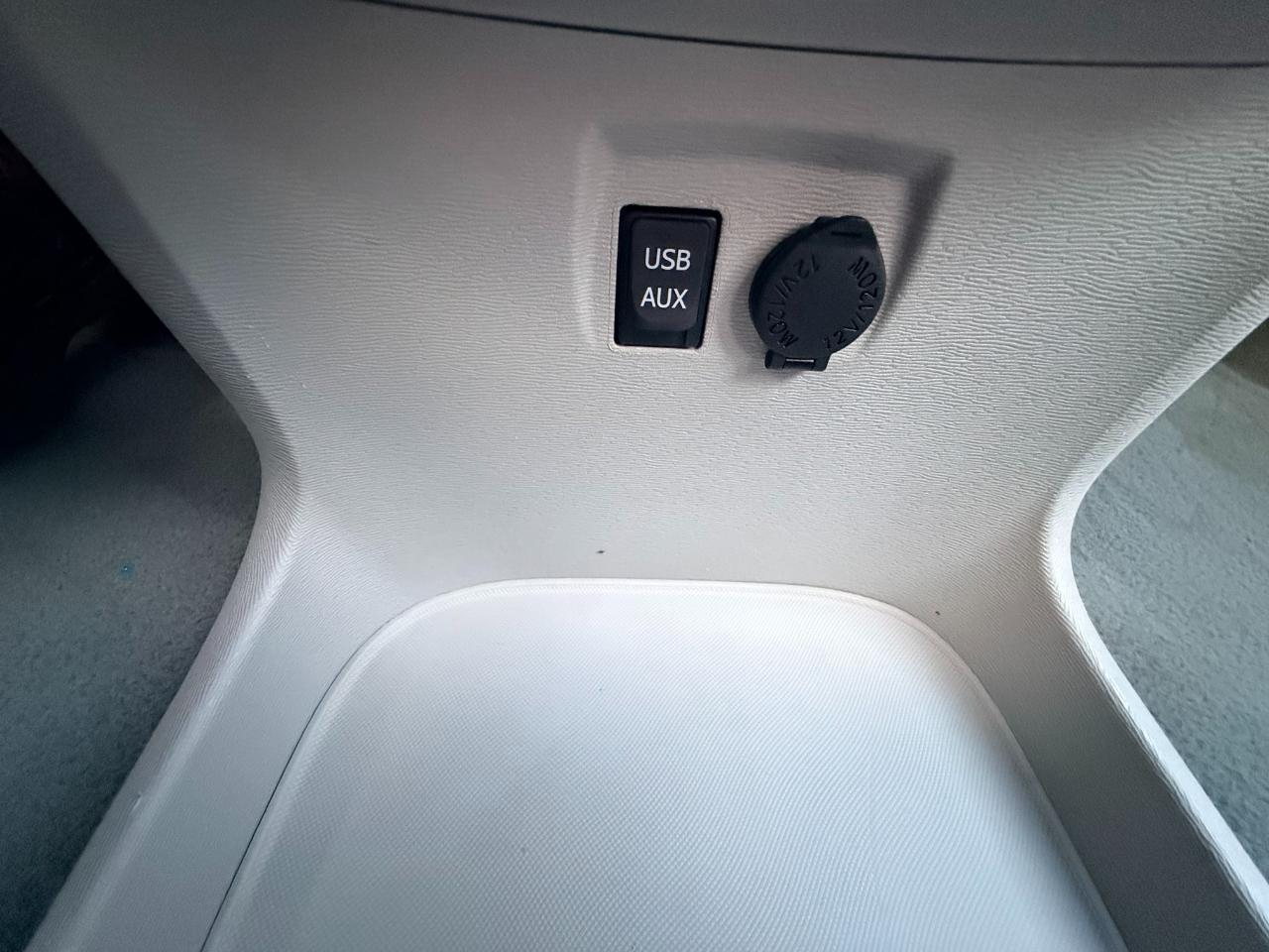 Toyota Sienna XLE 8-Pass V6 2011