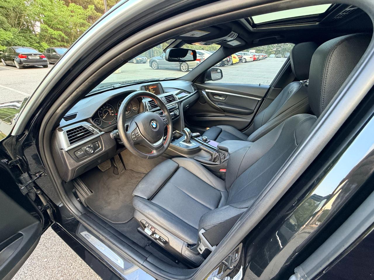 BMW 3-Series 330i SULEV Sedan 2017