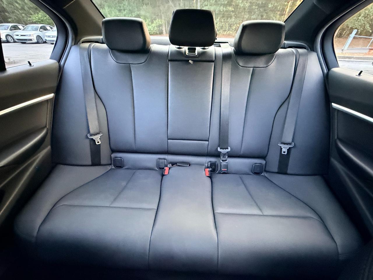 BMW 3-Series 330i SULEV Sedan 2017