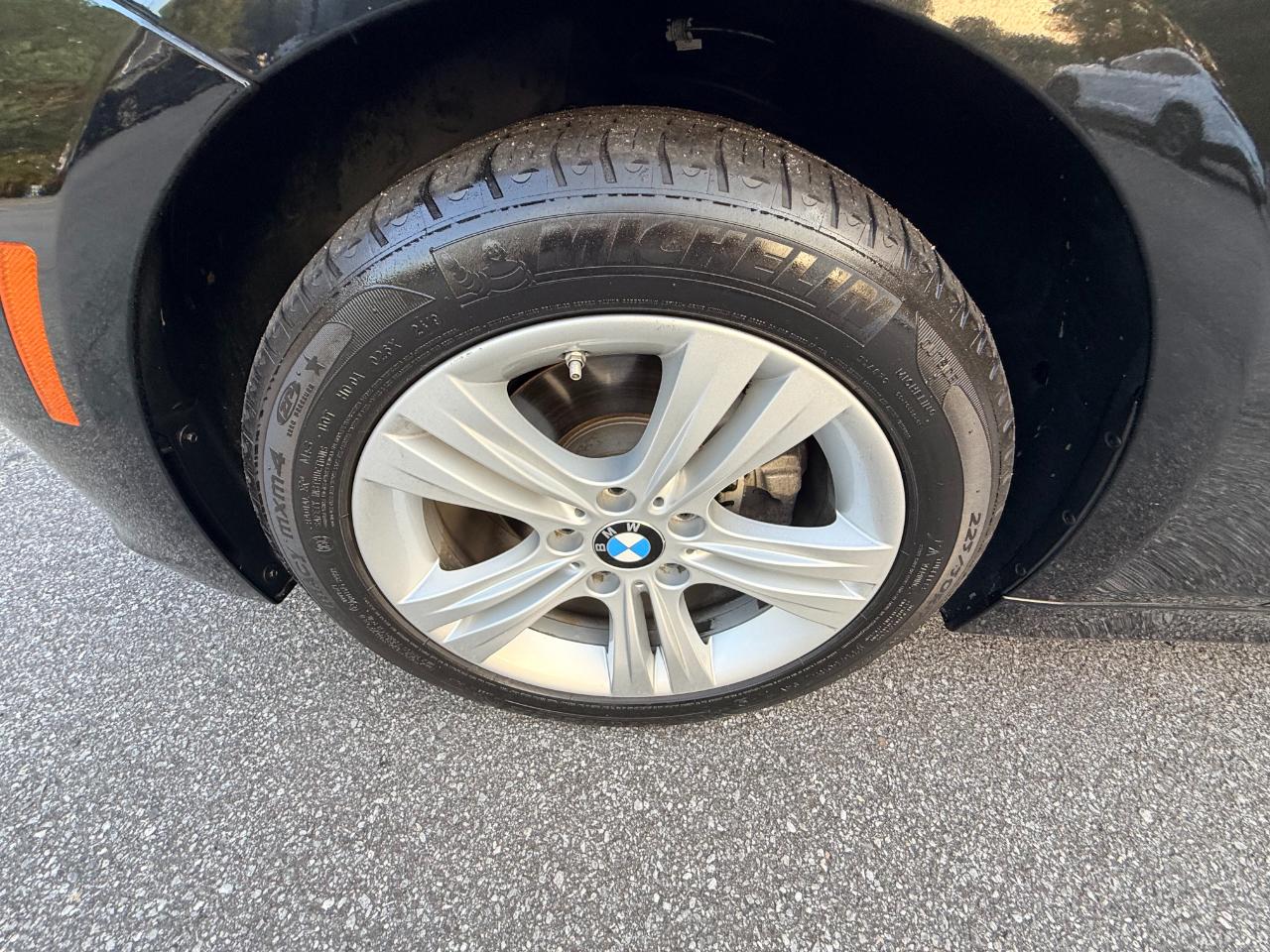 BMW 3-Series 330i SULEV Sedan 2017