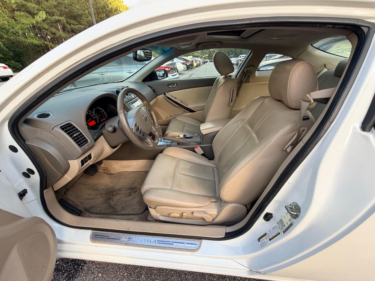 Nissan Altima 2.5 S Coupe 2012