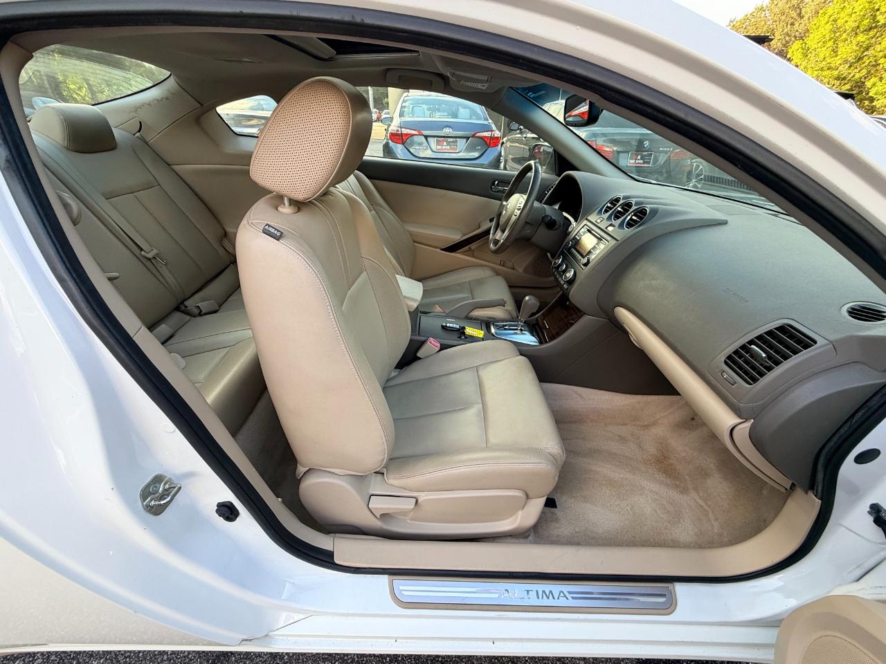 Nissan Altima 2.5 S Coupe 2012