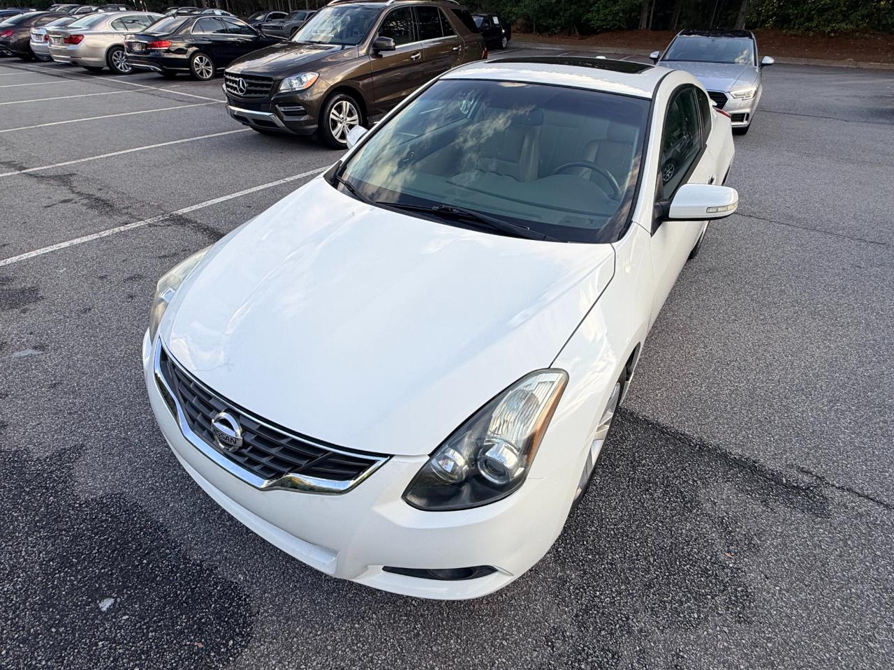 Nissan Altima 2.5 S Coupe 2012