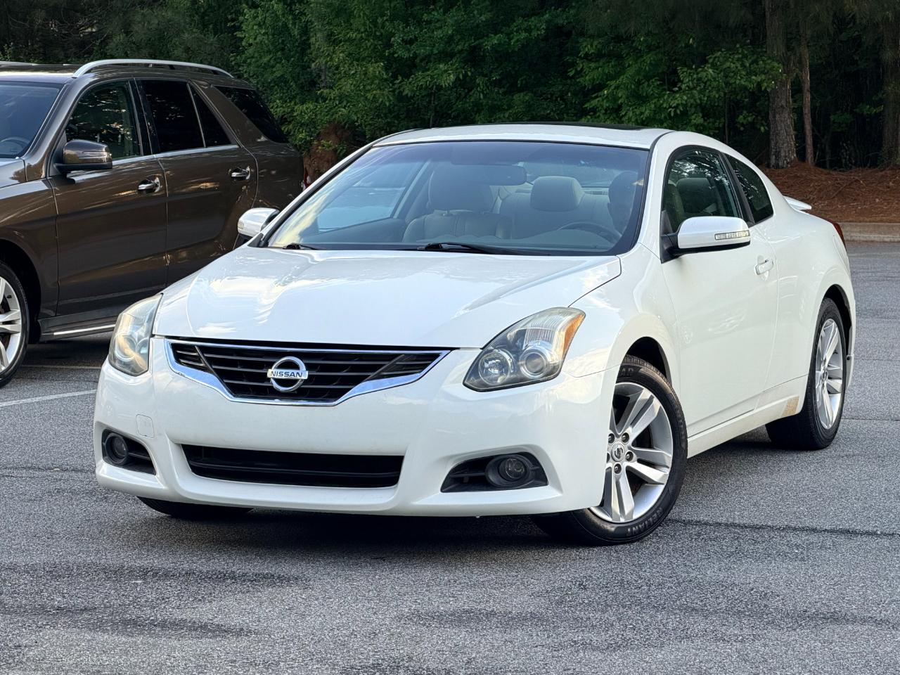 Winter Frost Pearl 2012 Nissan Altima Coupe Coupe Front-Wheel Drive Automatic