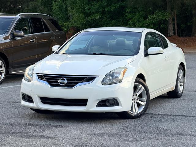 Winter Frost Pearl 2012 Nissan Altima Coupe Coupe Front-Wheel Drive Automatic