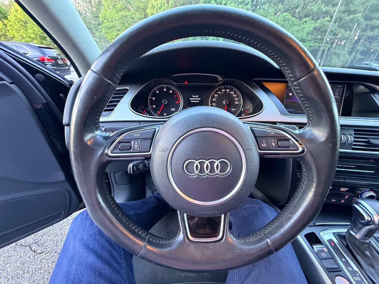 Audi A4 2.0T Sedan quattro Tiptronic 2015