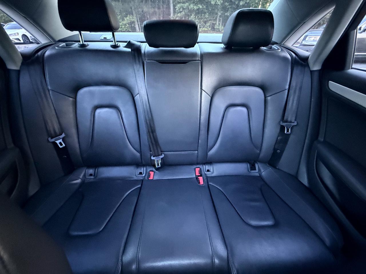 Audi A4 2.0T Sedan quattro Tiptronic 2015