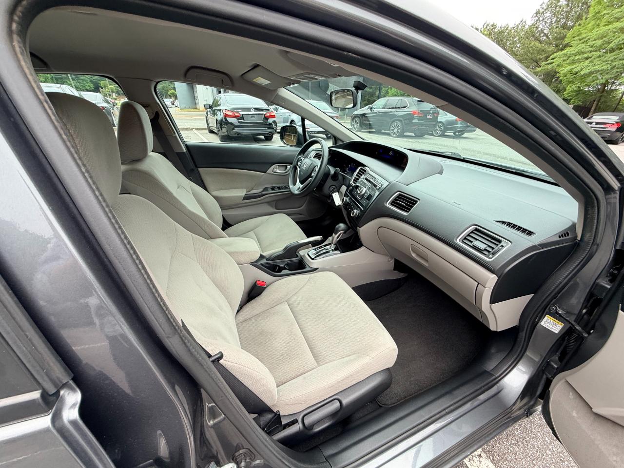 Honda Civic LX Sedan 5-Speed AT 2013