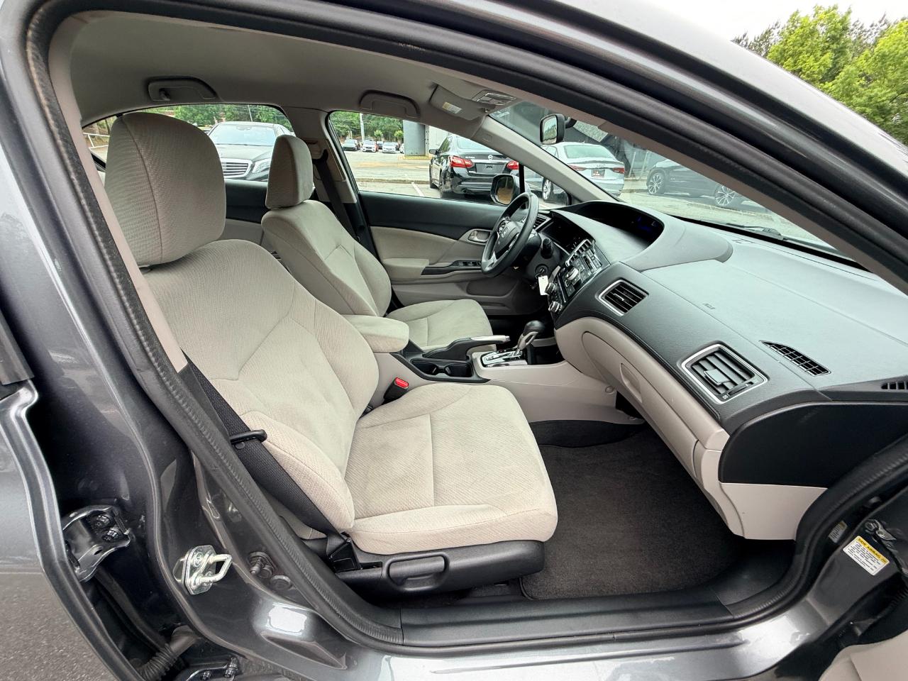 Honda Civic LX Sedan 5-Speed AT 2013