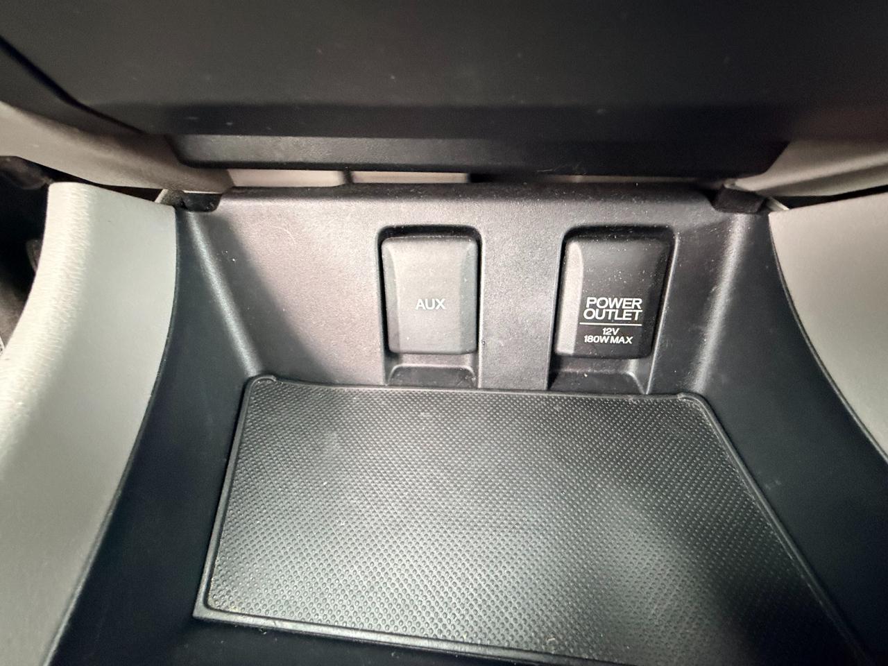 Honda Civic LX Sedan 5-Speed AT 2013