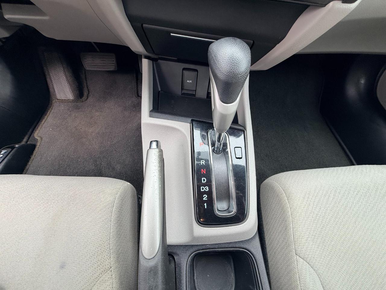 Honda Civic LX Sedan 5-Speed AT 2013