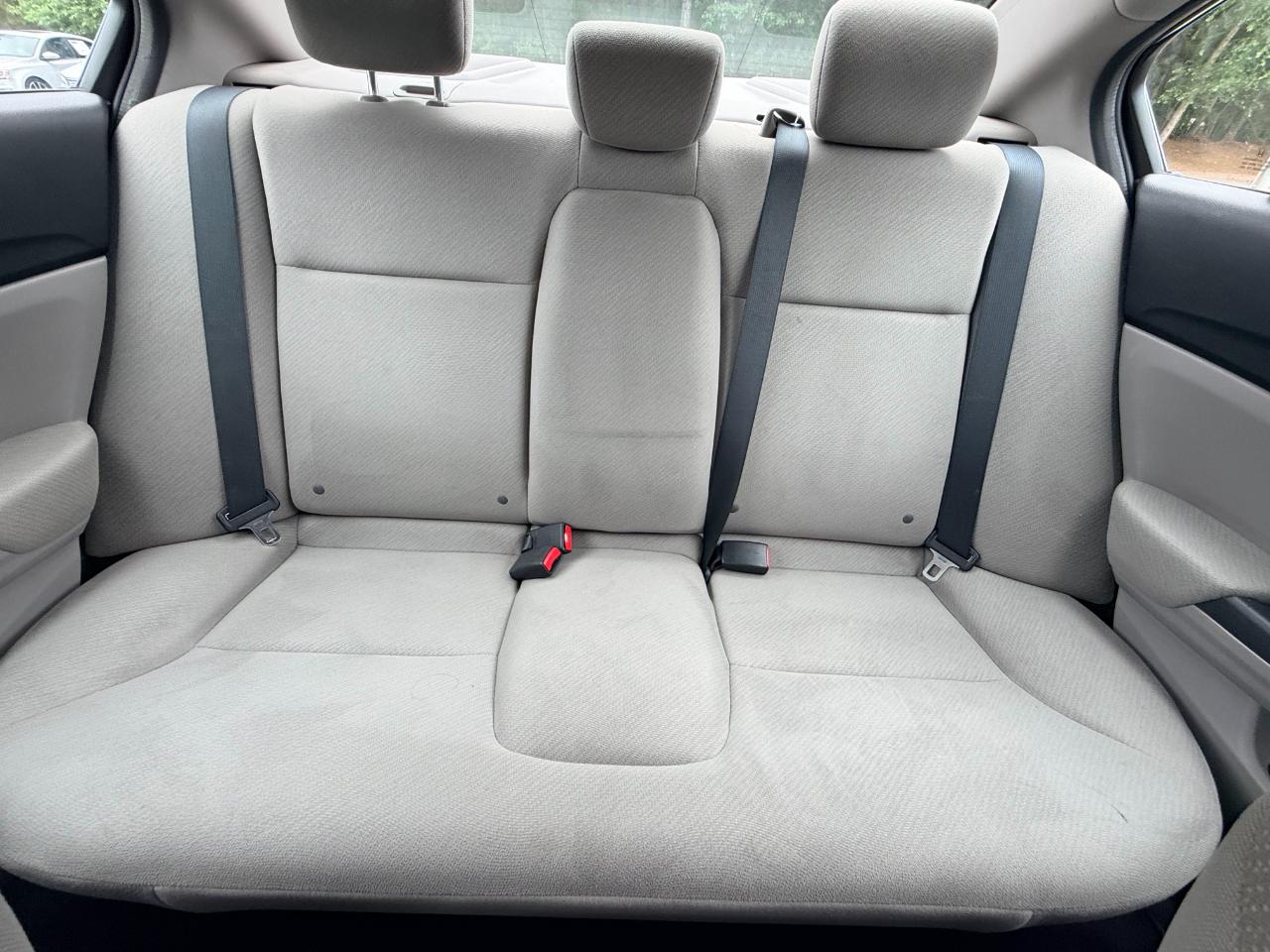 Honda Civic LX Sedan 5-Speed AT 2013