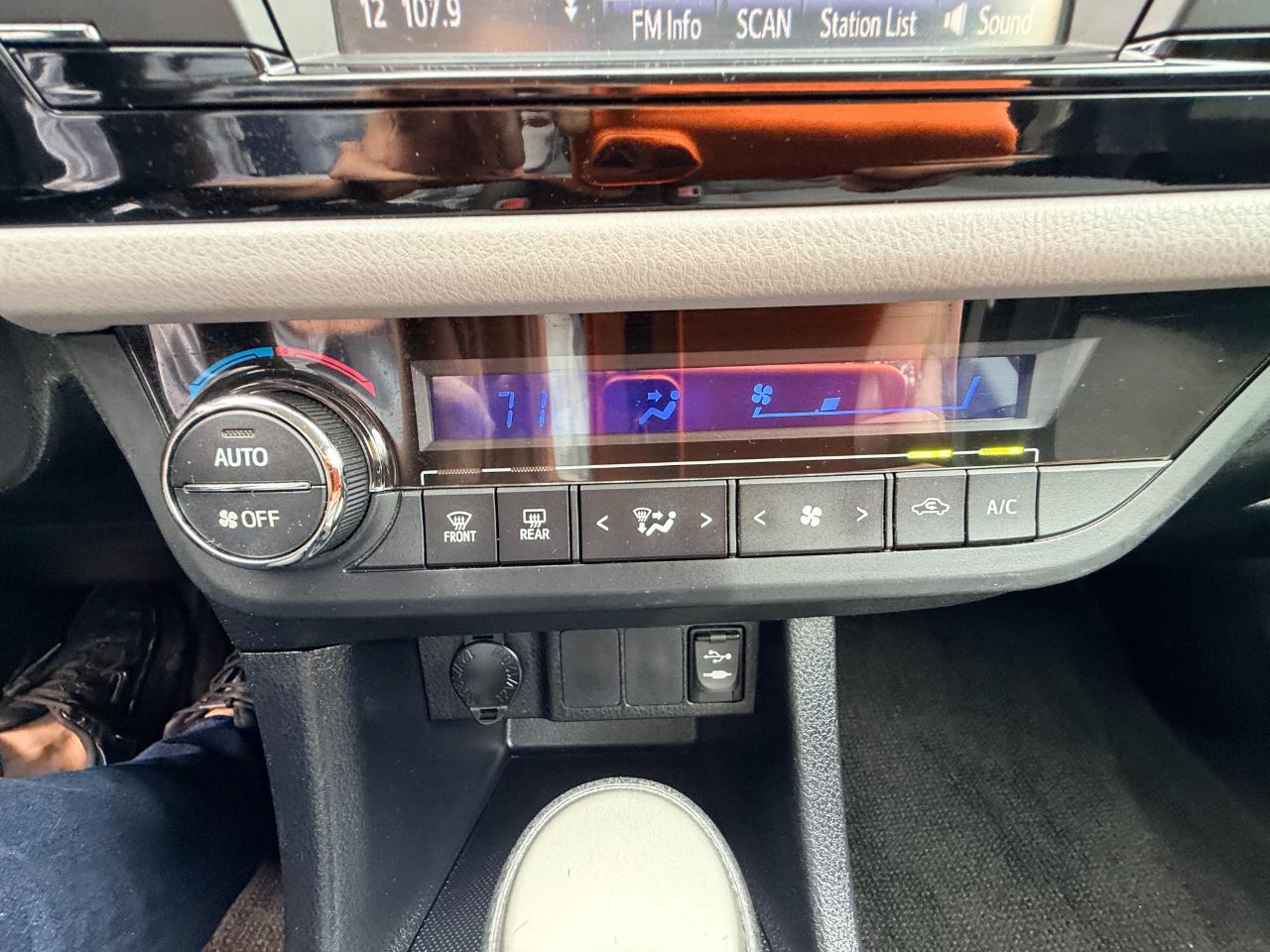 Toyota Corolla LE CVT 2014