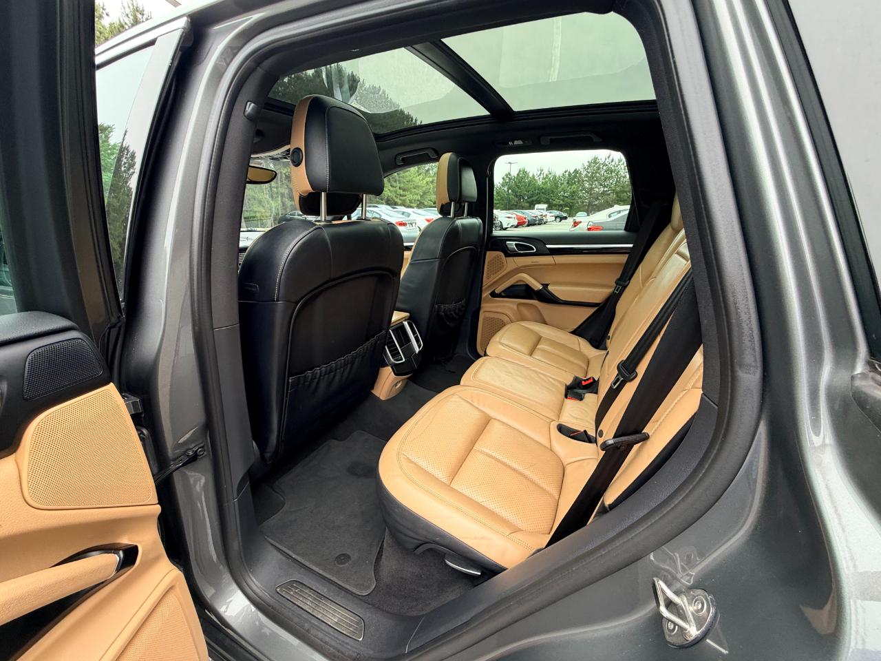 Porsche Cayenne Base 2016