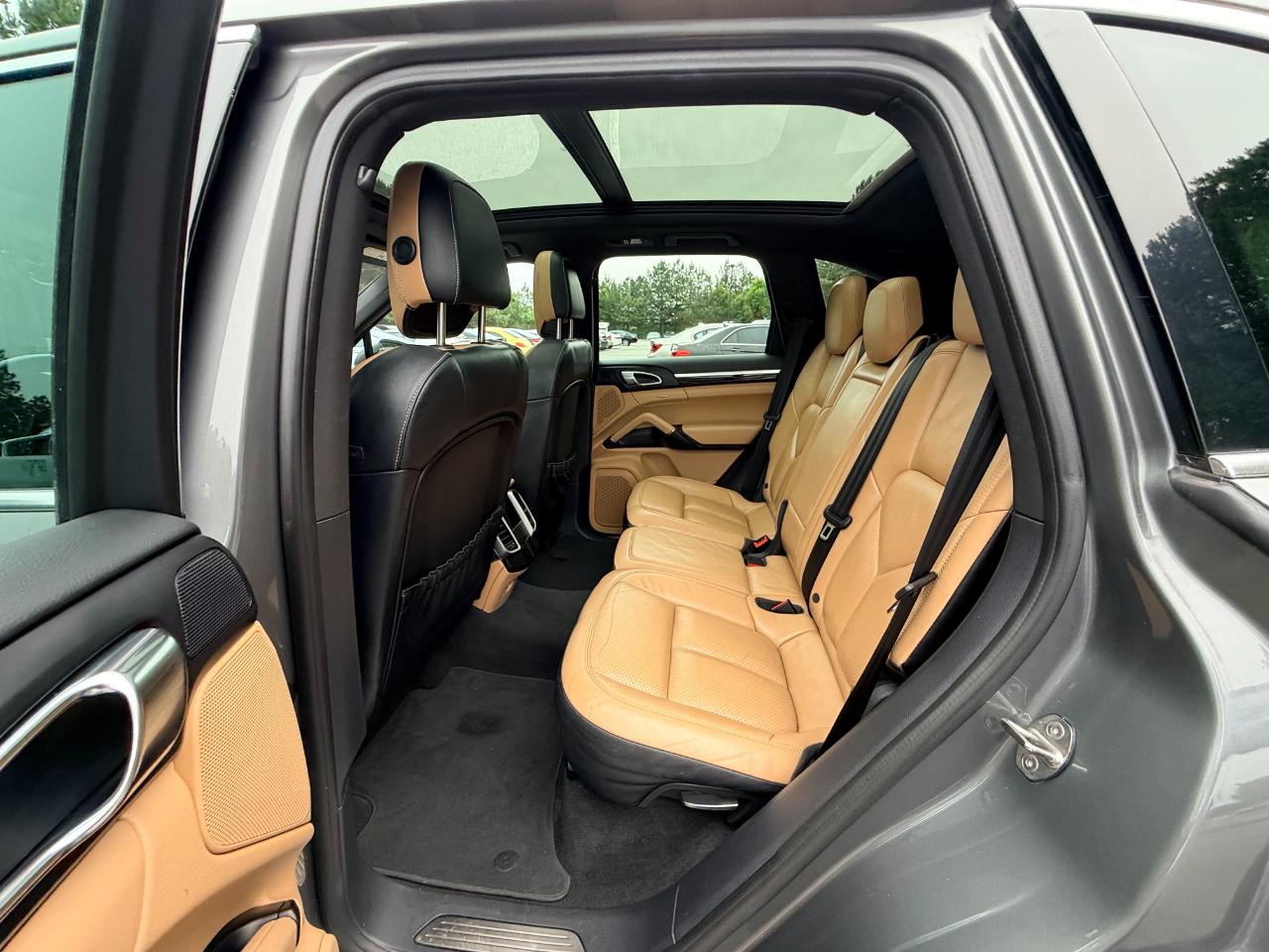 Porsche Cayenne Base 2016