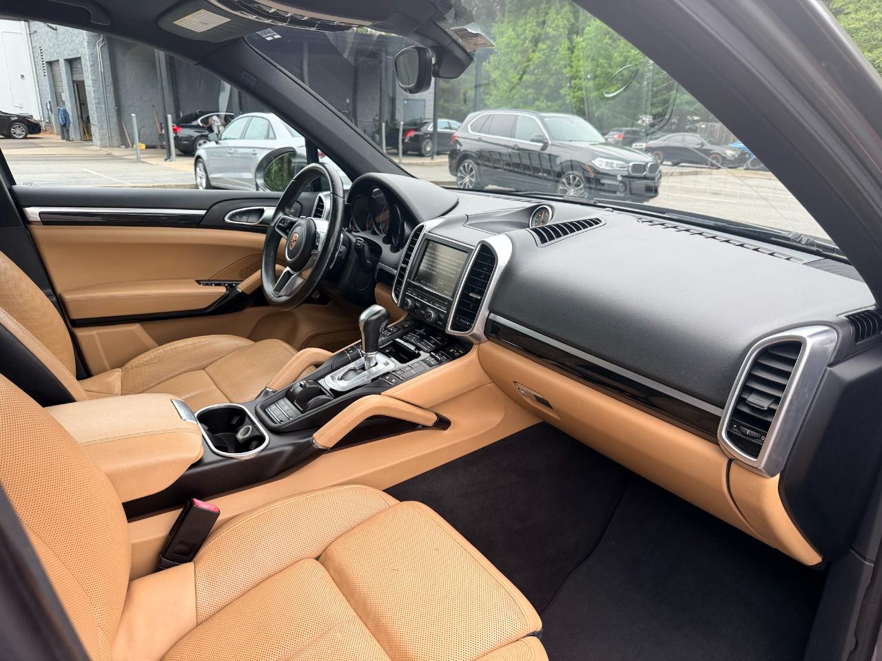 Porsche Cayenne Base 2016