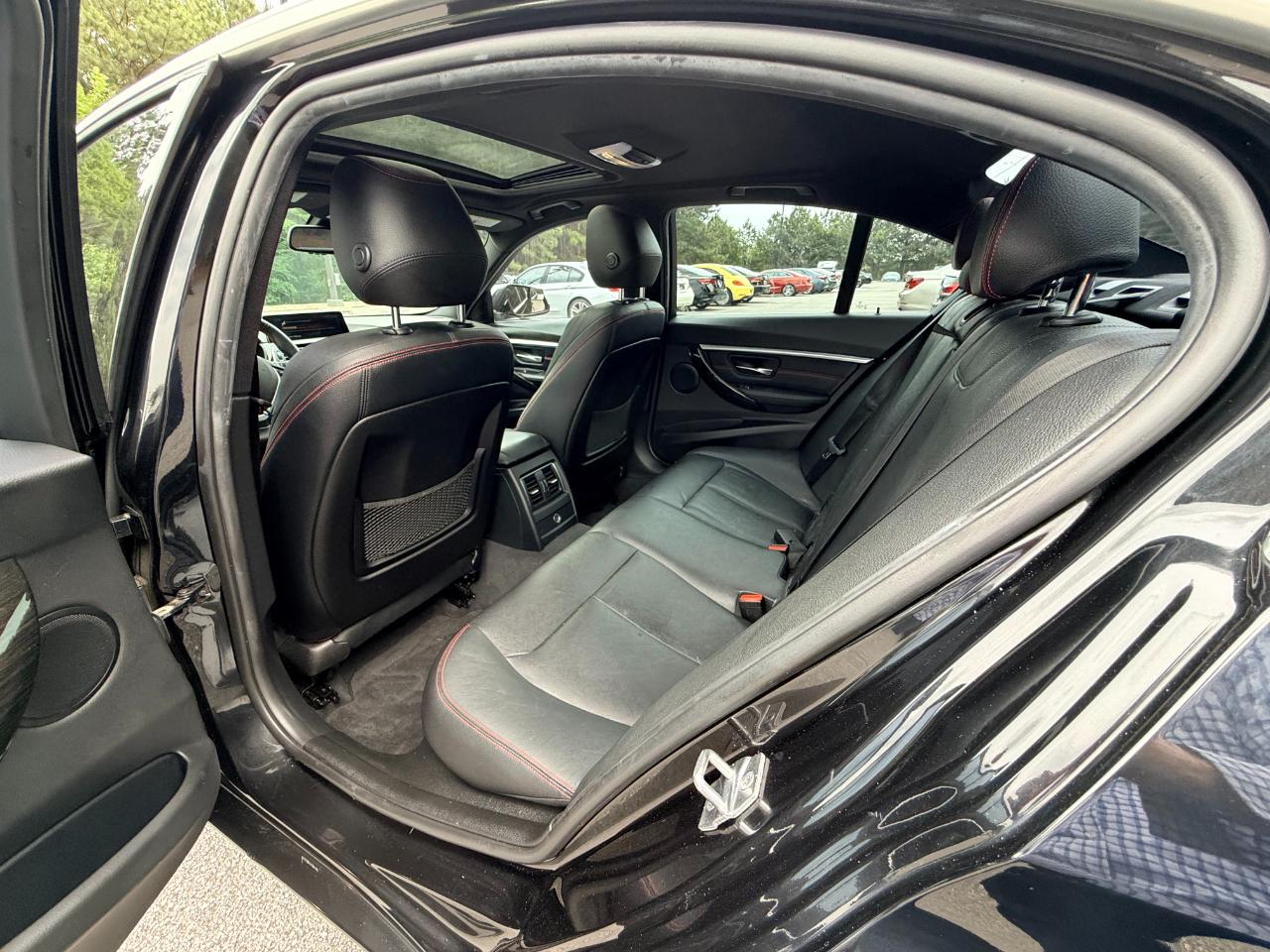 BMW 3-Series 330i SULEV Sedan 2017