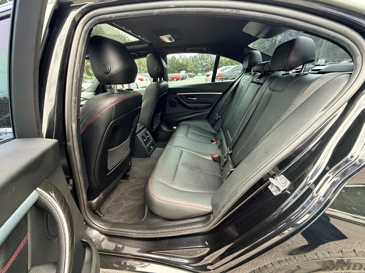 BMW 3-Series 330i SULEV Sedan 2017