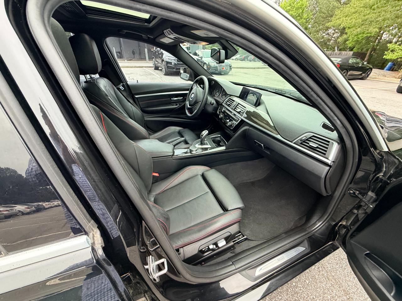 BMW 3-Series 330i SULEV Sedan 2017