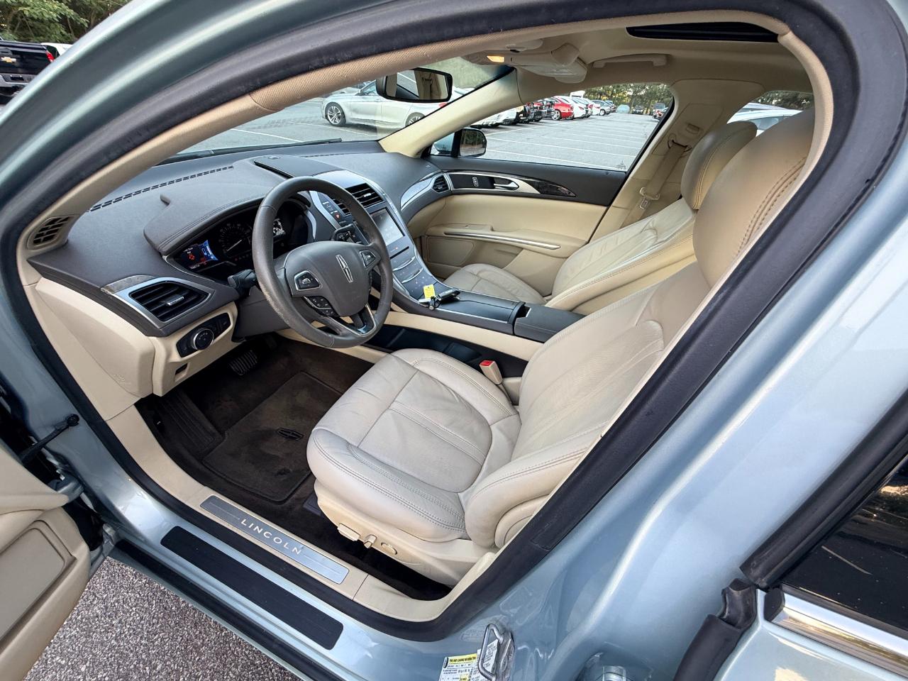 Lincoln MKZ Hybrid Sedan 2014